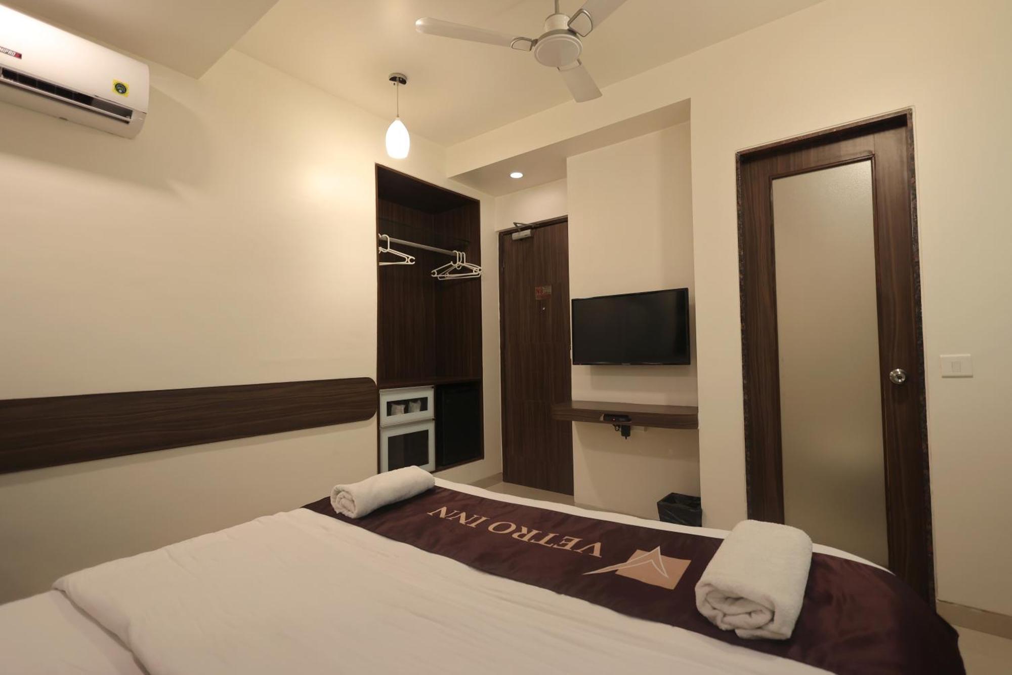 Hotel Vetro Inn Сурат Екстер'єр фото