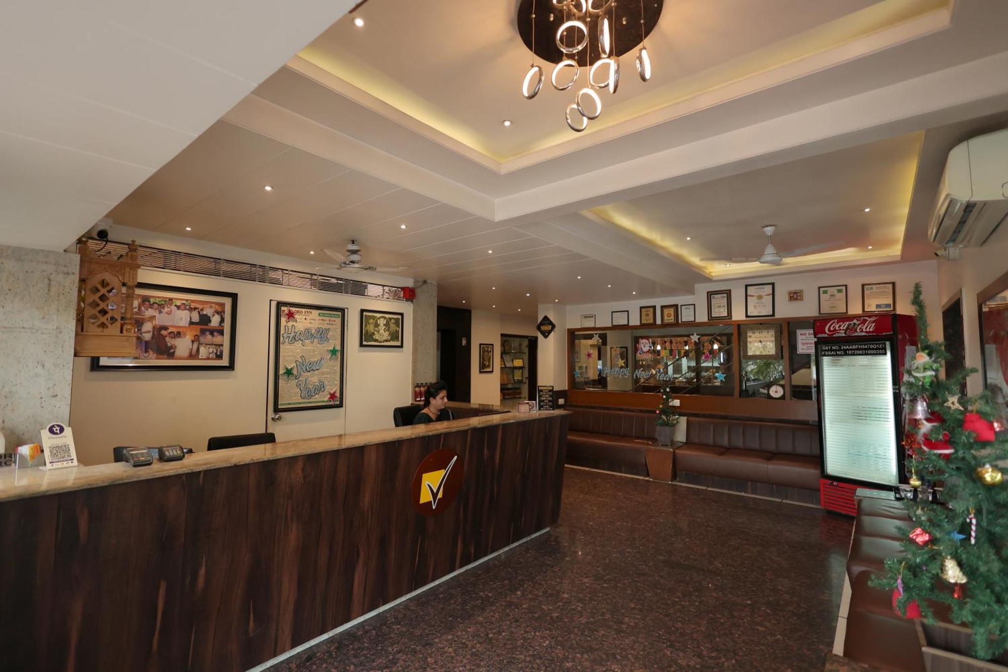 Hotel Vetro Inn Сурат Екстер'єр фото
