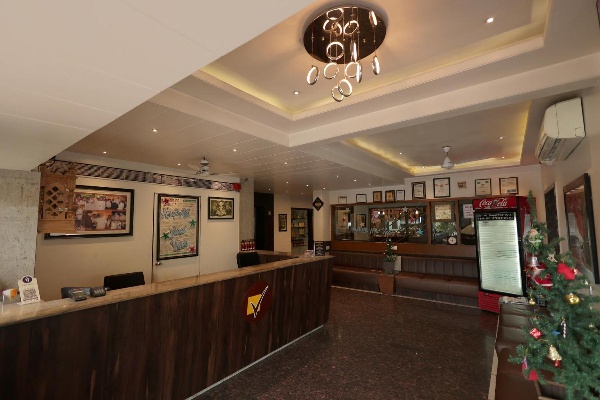 Hotel Vetro Inn Сурат Екстер'єр фото